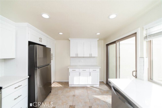 Building Photo - 13 Morena