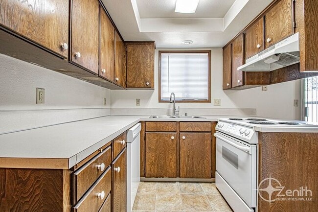 Building Photo - 3020 NE 78th Ave