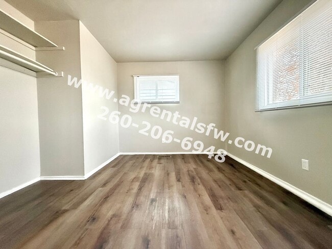 Building Photo - 3 Bedroom