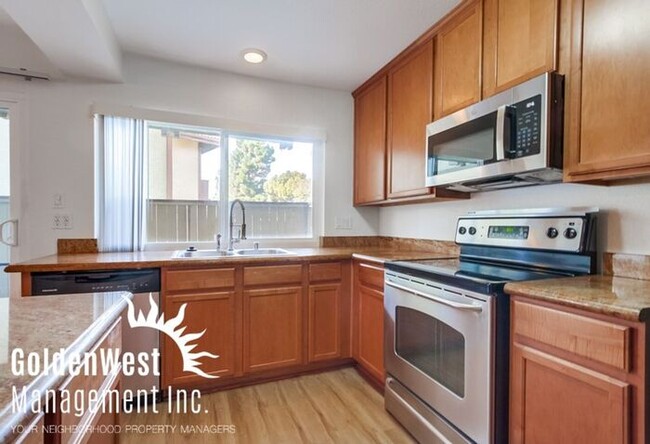 Building Photo - Charming 2Bdm 2Ba Condo Located in the Hea...