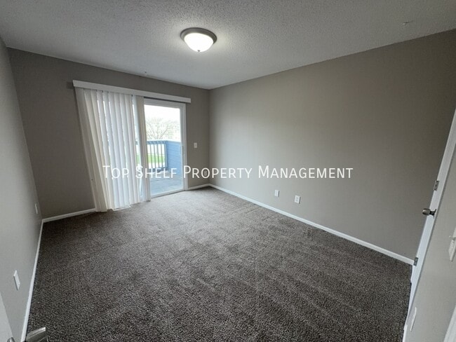 Building Photo - 1122 SE Mill Pond Ct