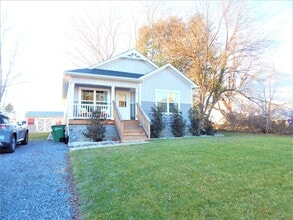 Building Photo - 180 Economy St