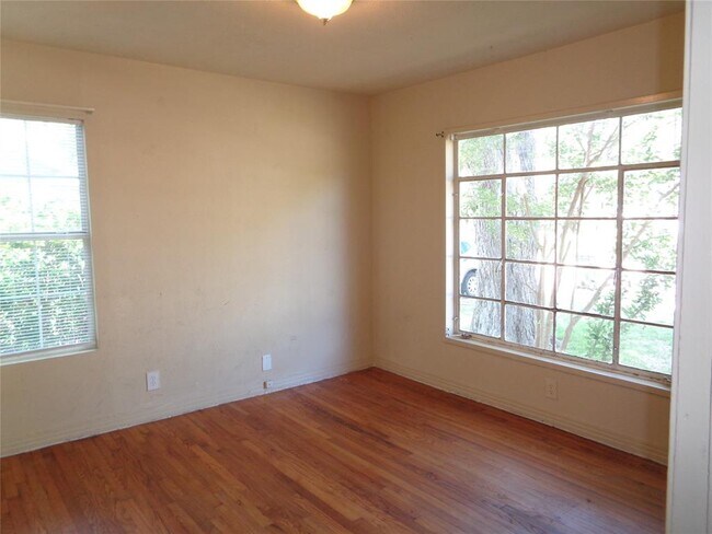 Building Photo - 11216 Barbarosa Dr