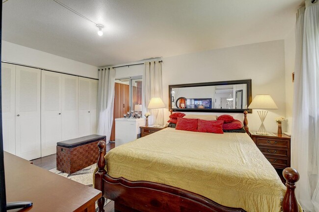 Building Photo - 123 Saxony Trail