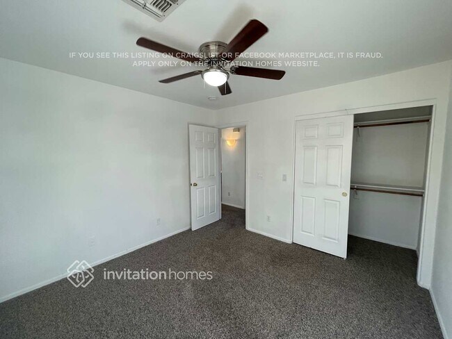 Building Photo - 13842 W Keim Dr