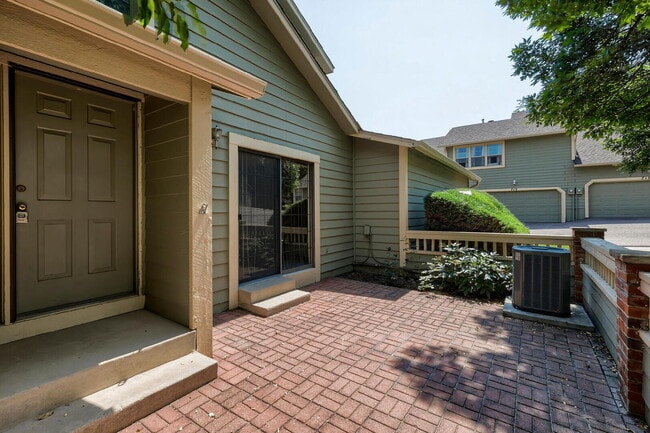 Building Photo - Comfortable 2BR + Loft Home — Close to For...