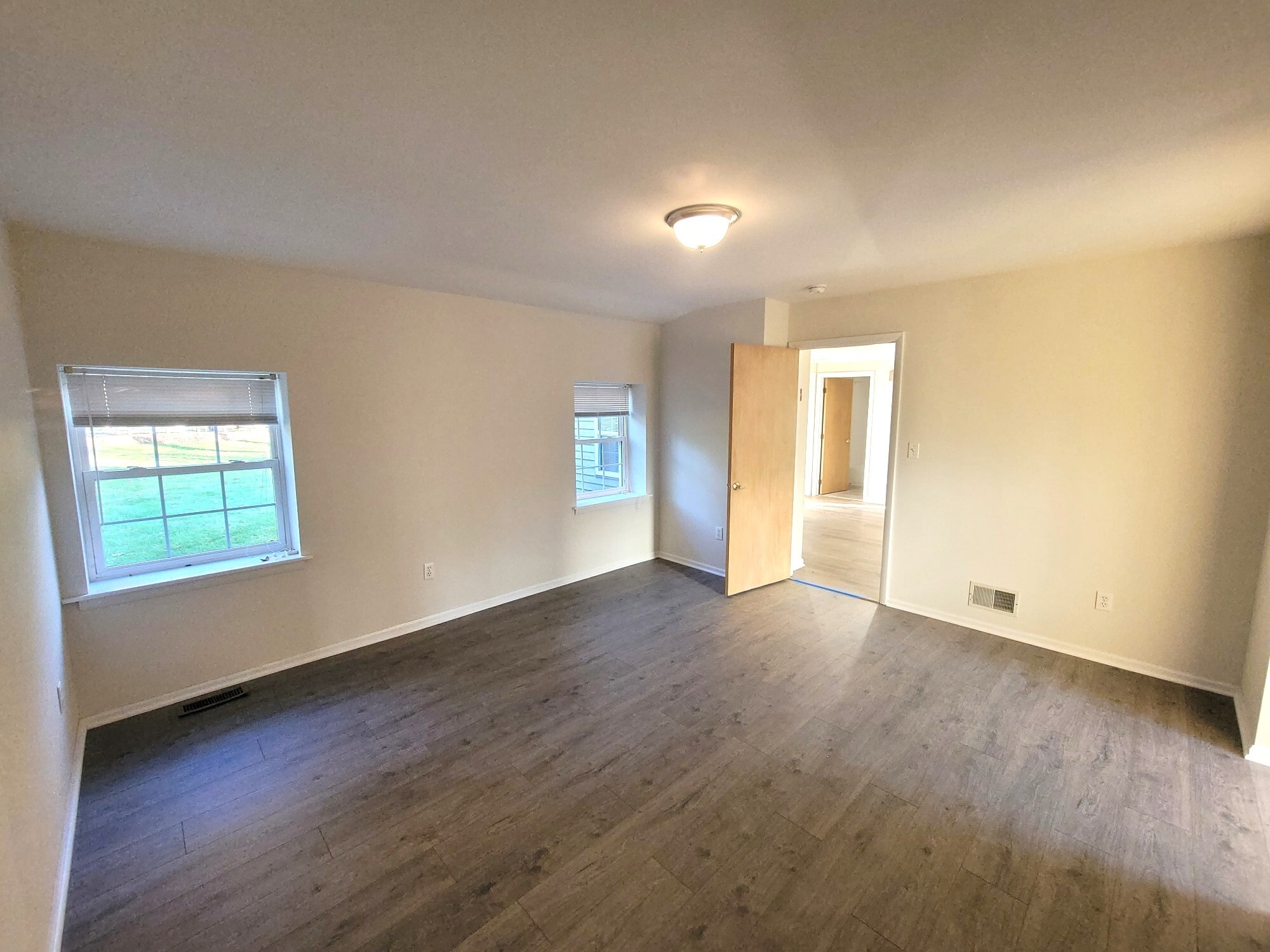 Building Photo - 296 Hockhockson