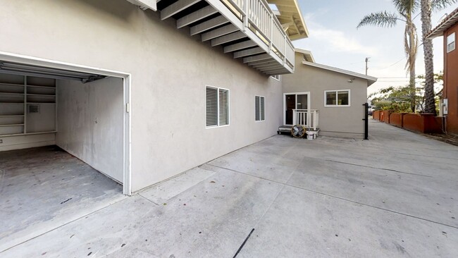 Building Photo - Huge House! Big bedrooms! Cool house!