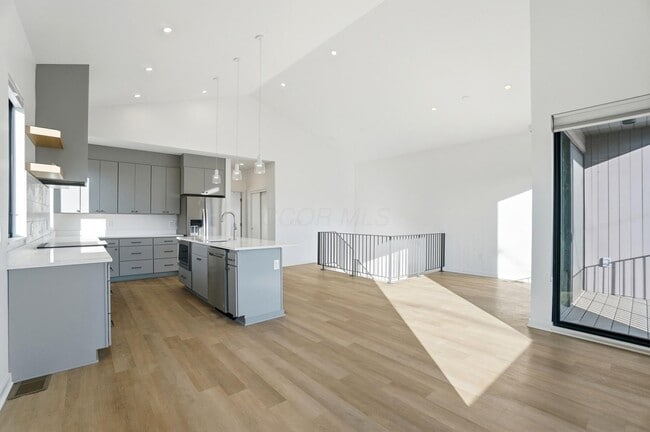 Building Photo - 33 N Blacksmith Ln