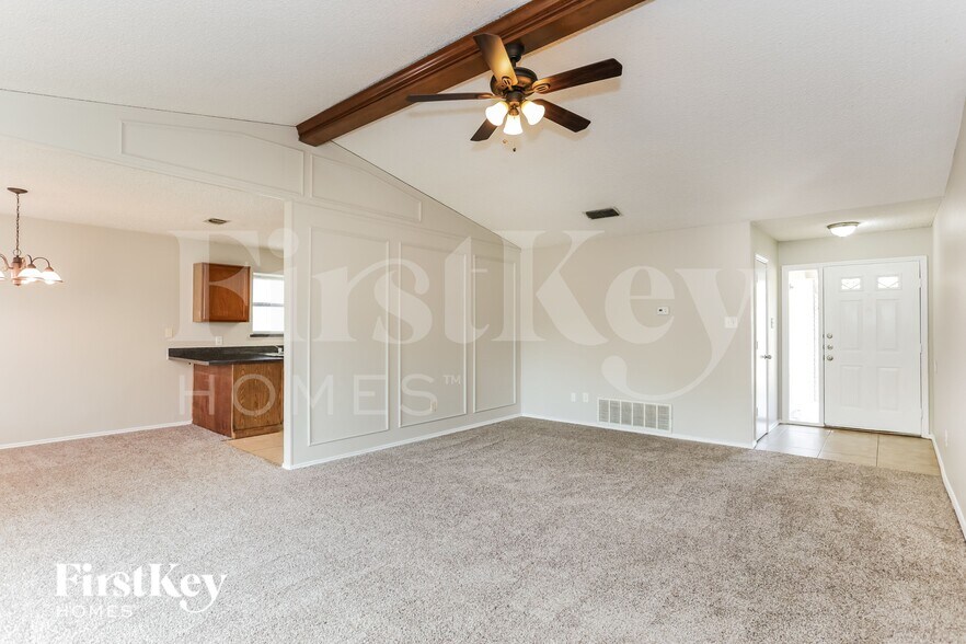 Building Photo - 6505 Pilgrim Ln