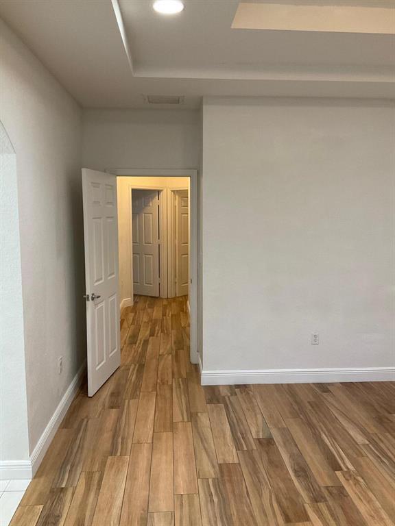 Building Photo - 6639 Hidden Cove Dr