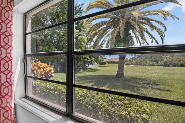 Building Photo - 9264 Vista Del Lago