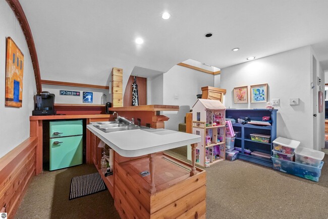 Building Photo - 1310 Peninsula Ct