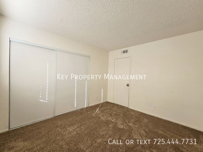 Building Photo - 2 BEDROOM 1 BATH CONDO IN LAS VEGAS NEAR S...