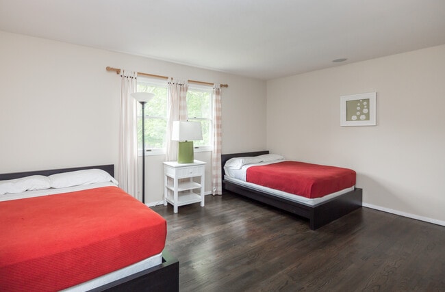 Building Photo - 1 Mountain Laurel Ln