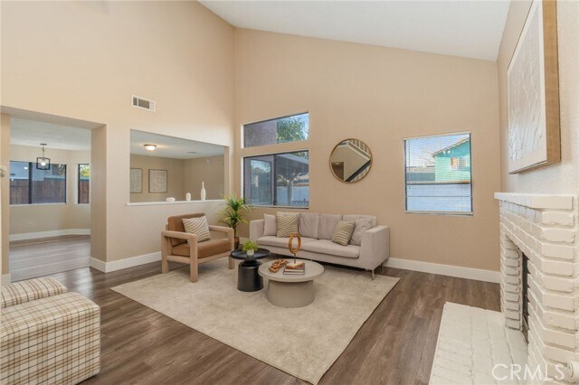 Building Photo - 533 E Jackman St