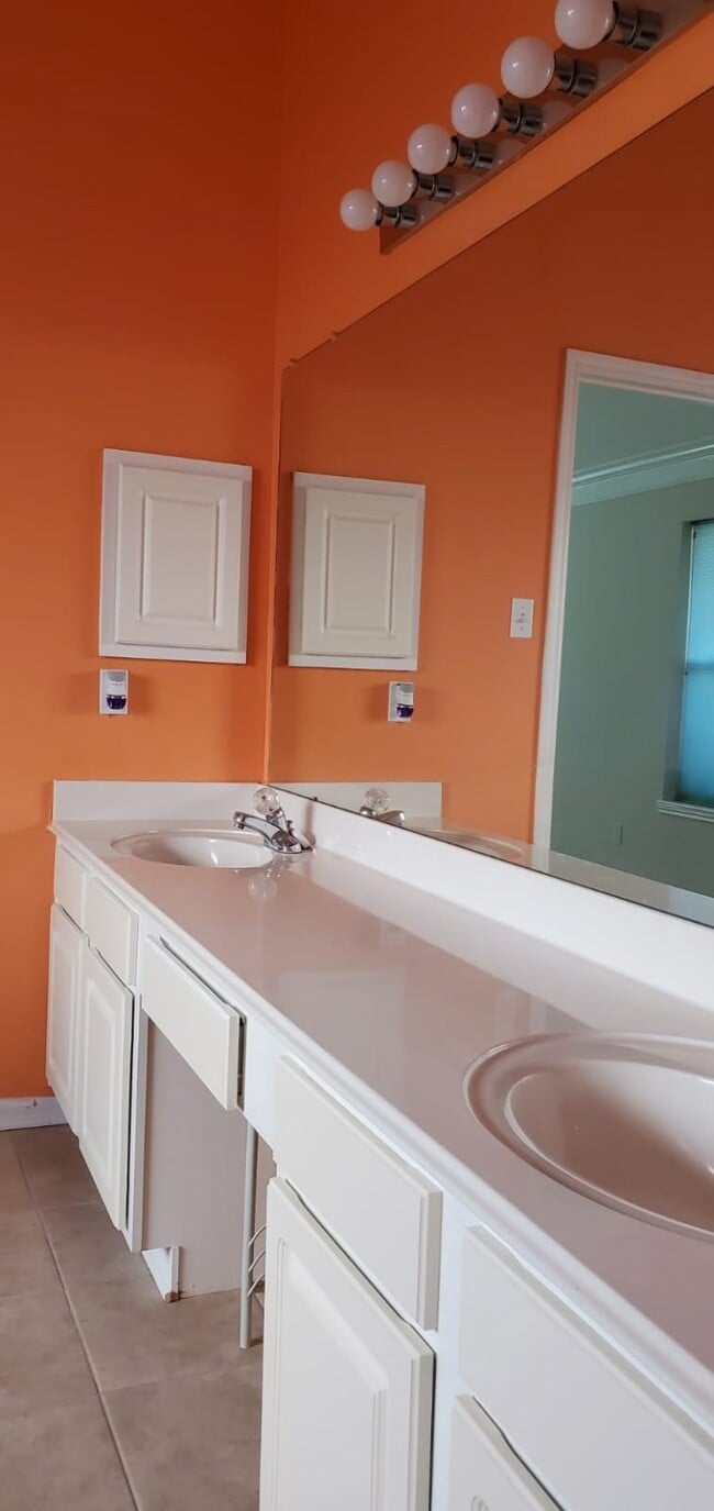 Building Photo - 7418 Colony Bend Ln