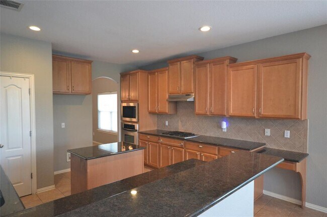 Building Photo - 1705 Lions Den