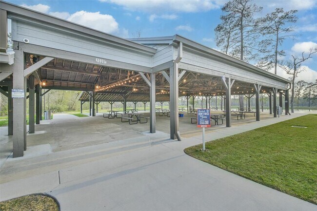 Building Photo - 550 Dry Fork Ln