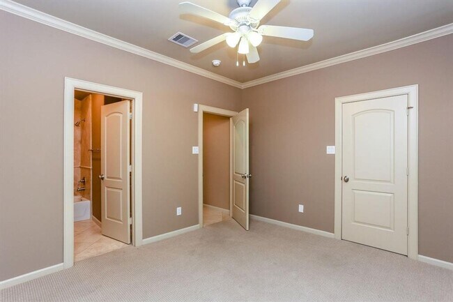 Building Photo - Stylish 3-Bedroom Home in Prime Houston Location!