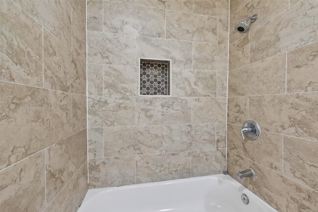 Building Photo - 7534 8 Willows Rd