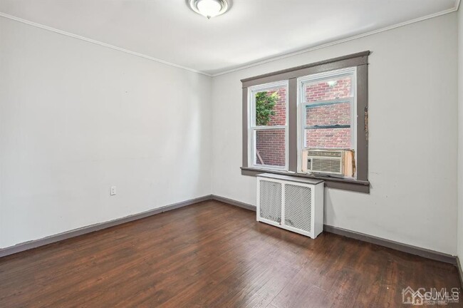 Building Photo - 167 Randolph St