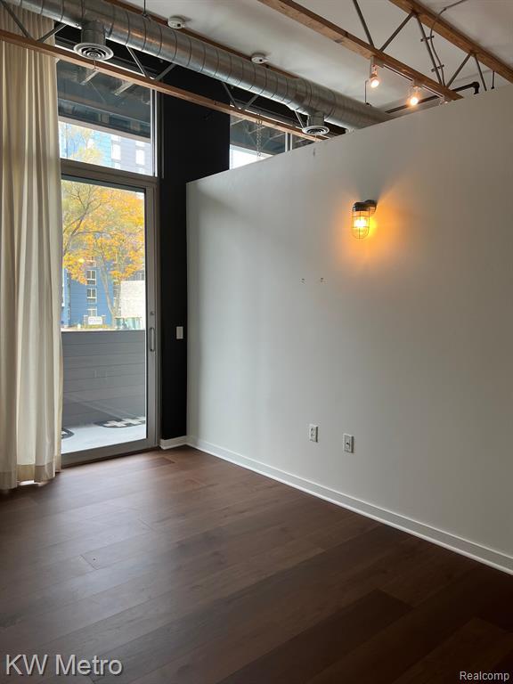 Building Photo - 614 S Troy St