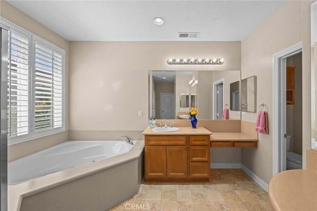 Building Photo - 1310 Sunburst Dr