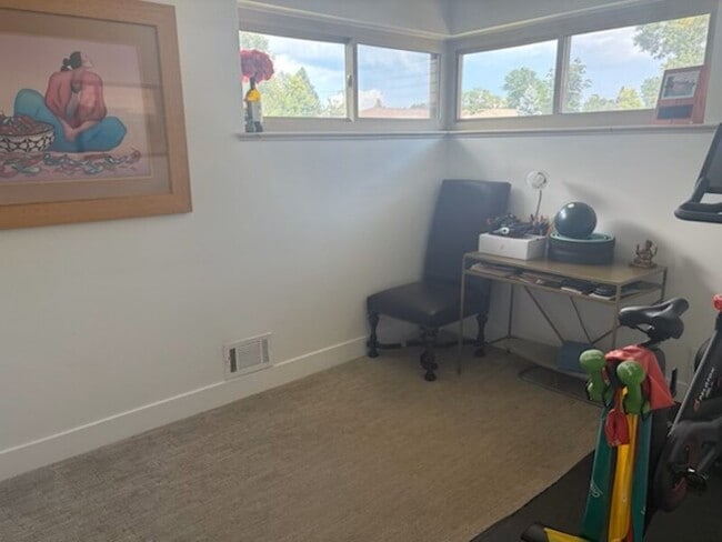 Building Photo - 550 Dudley St