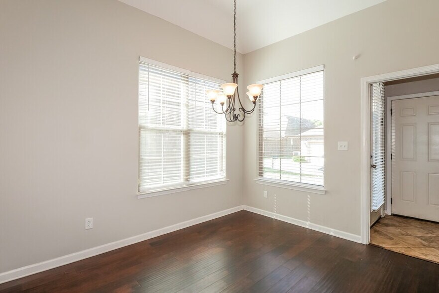 Building Photo - 6893 Raleigh Lagrange Rd