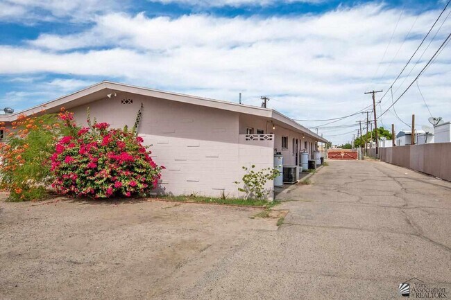 Building Photo - 250 W Catalina Dr