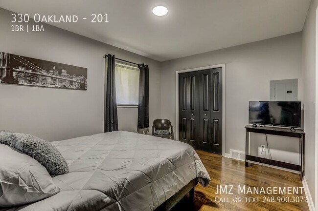 Building Photo - 330 Oakland-201