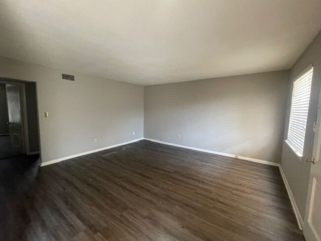 Building Photo - Convenient 1 Bedroom in Winston-Salem