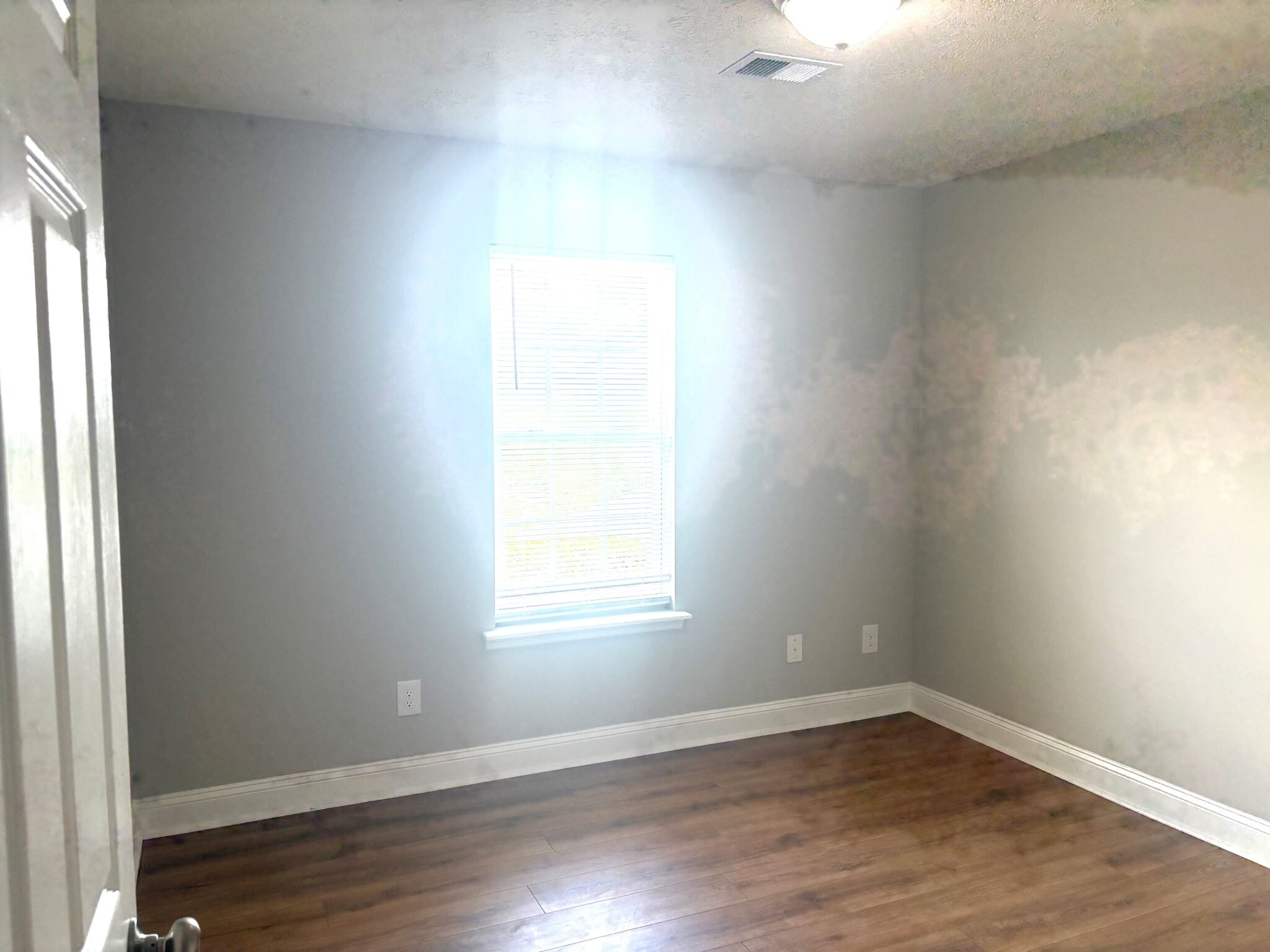 Building Photo - 2812 Cranbrook Dr