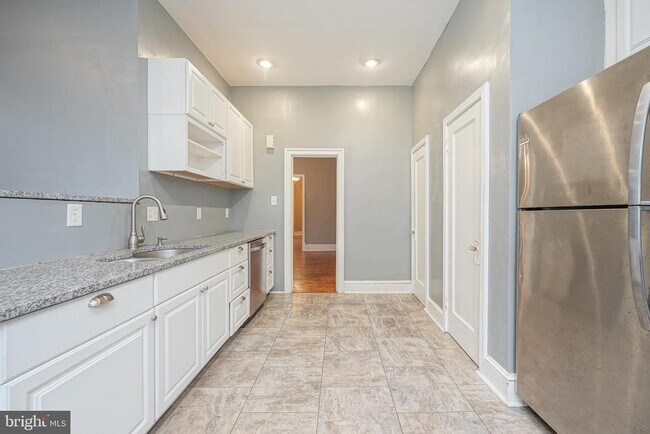 Building Photo - 1119 S 46th St