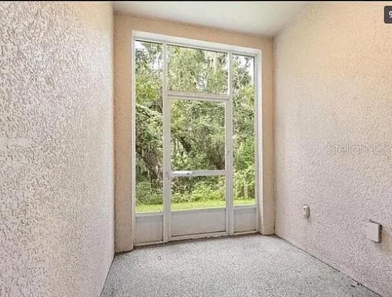 Building Photo - 1117 Hillhurst Dr