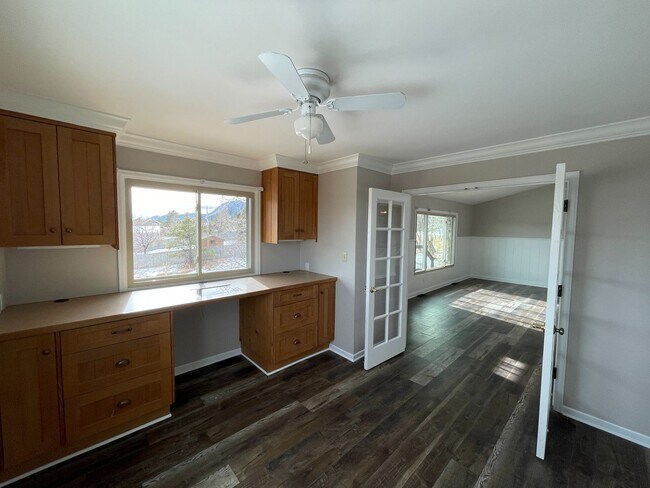 Building Photo - Charming Remodeled 5bd Country Home in Pal...