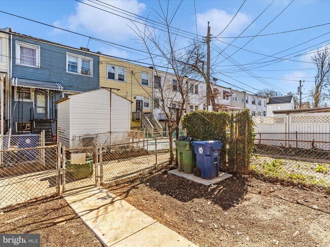 Building Photo - 5443 Jonquil Ave