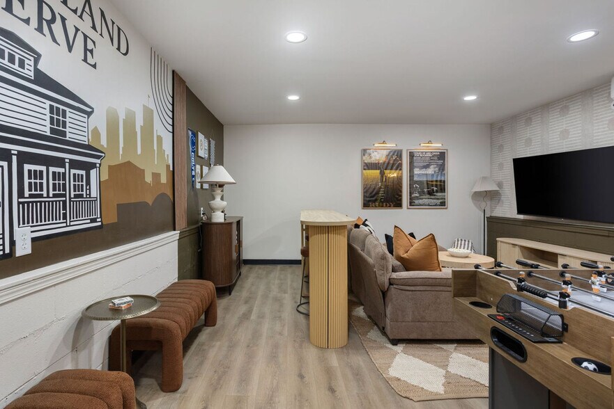 Building Photo - 2308 Nowland Ave