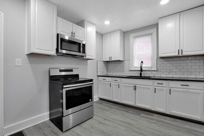 Building Photo - 1867-1869 Cleveland Ave