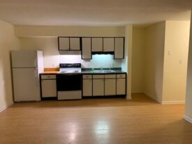Building Photo - 130 S Estes Dr