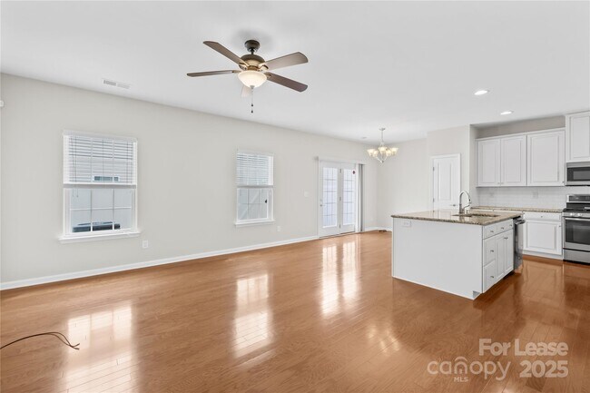 Building Photo - 7433 White Elm Ln