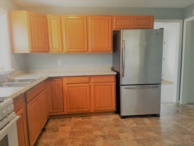 Building Photo - Brick ranch in Henrico off of Laburnum