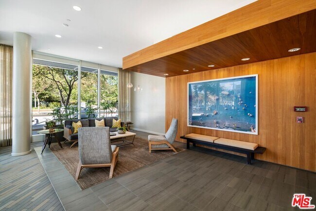 Building Photo - 1705 Ocean Ave