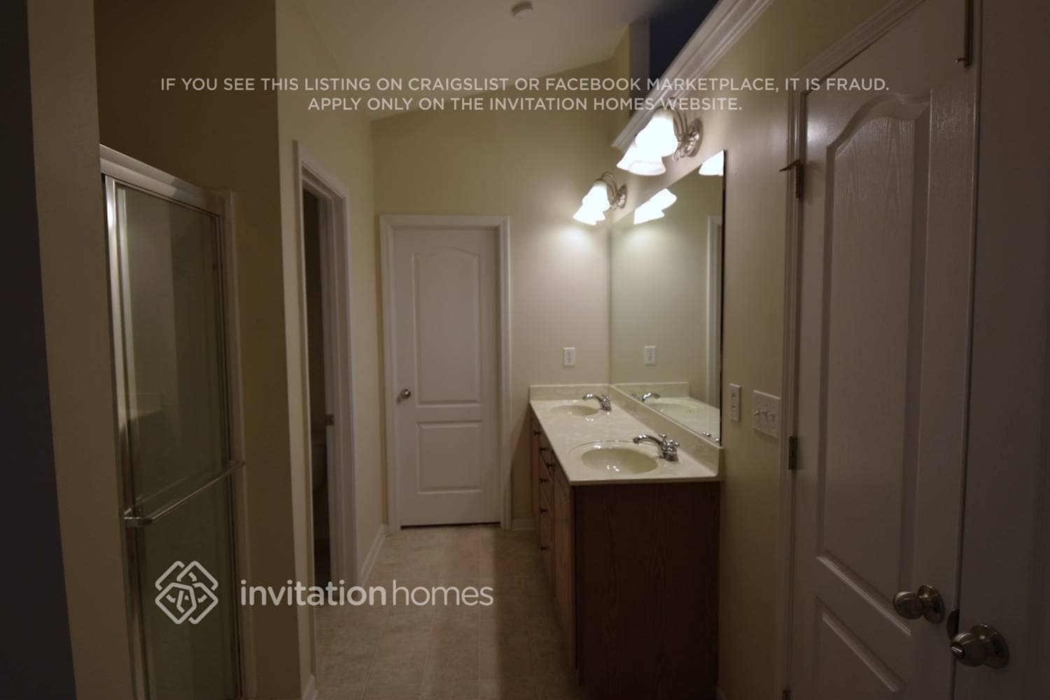 Building Photo - 1320 Martins Down Dr SE