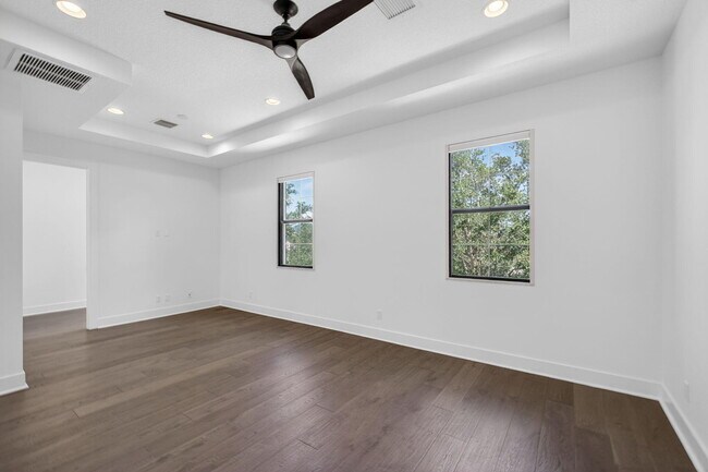Building Photo - 4025 Faraday Wy