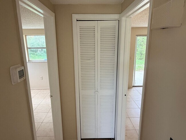 Building Photo - 2/1 in New Port Richey
