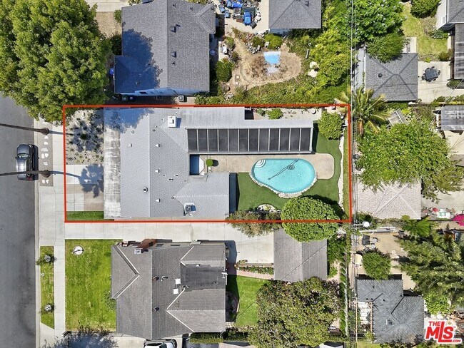 Building Photo - 2672 Veteran Ave