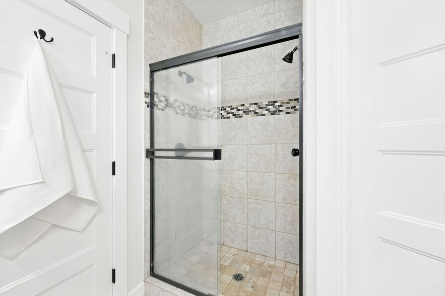 Building Photo - 15004 SE Shaunte Ln