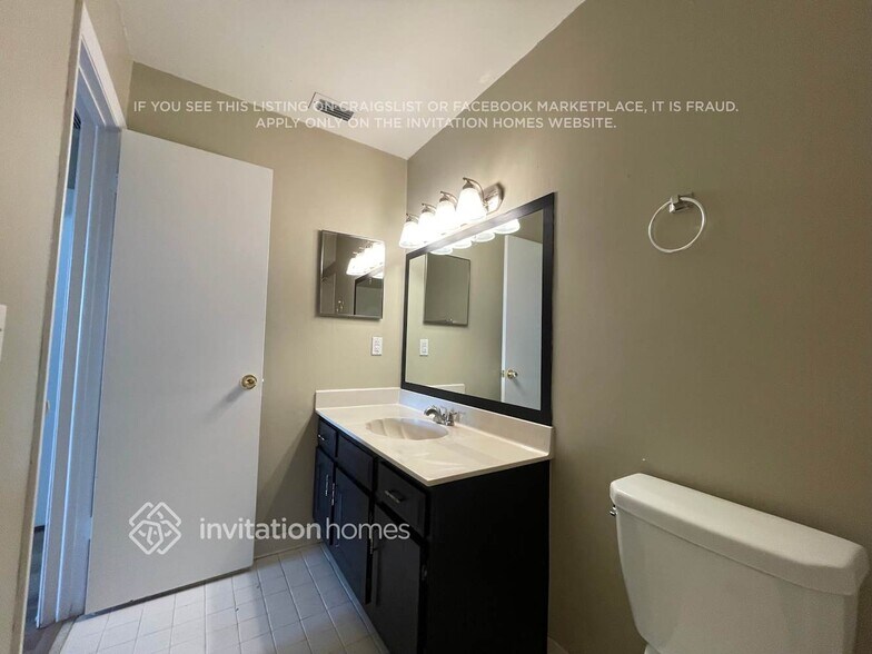Building Photo - 14734 Oak Vine Dr